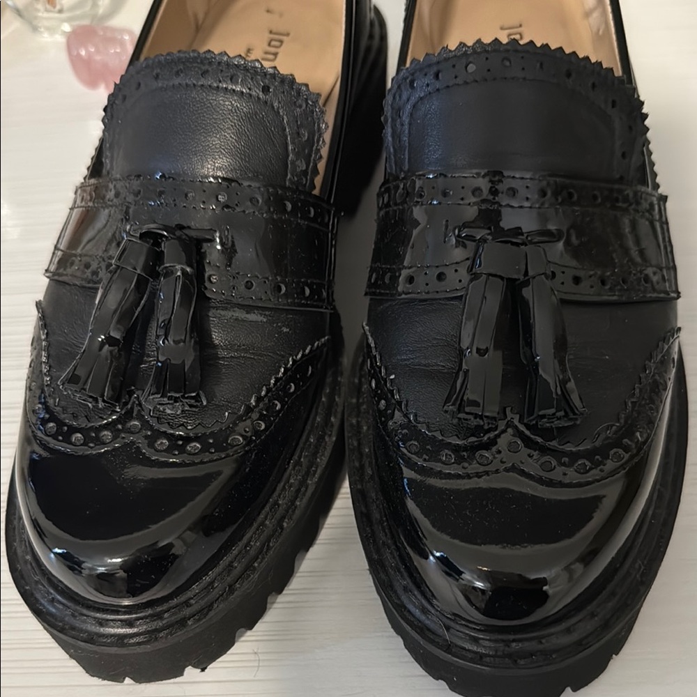 Black Leather Loafers with Moccasin Toe